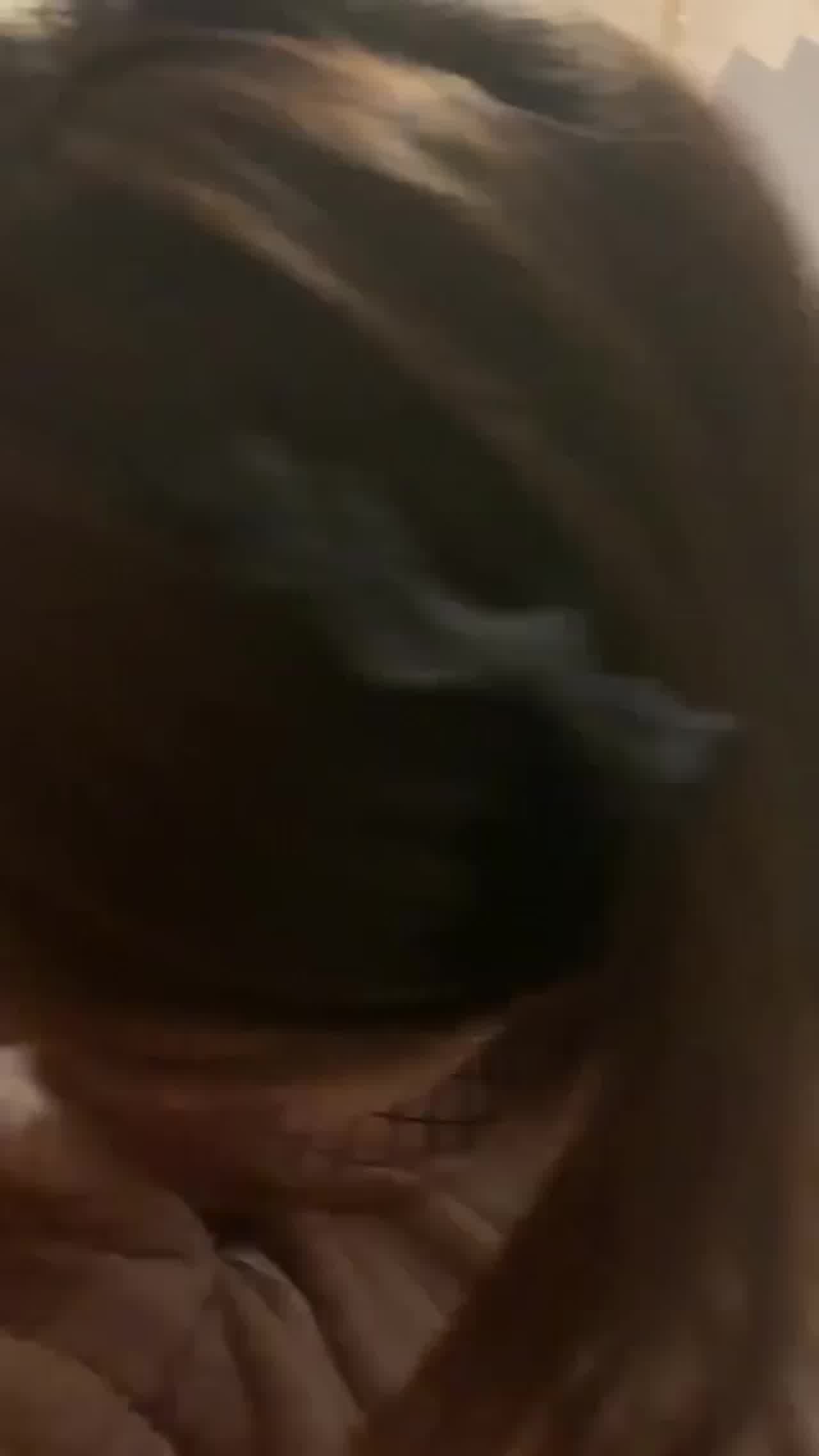  大奶少妇肉棒吃的停不下来 的剧照6