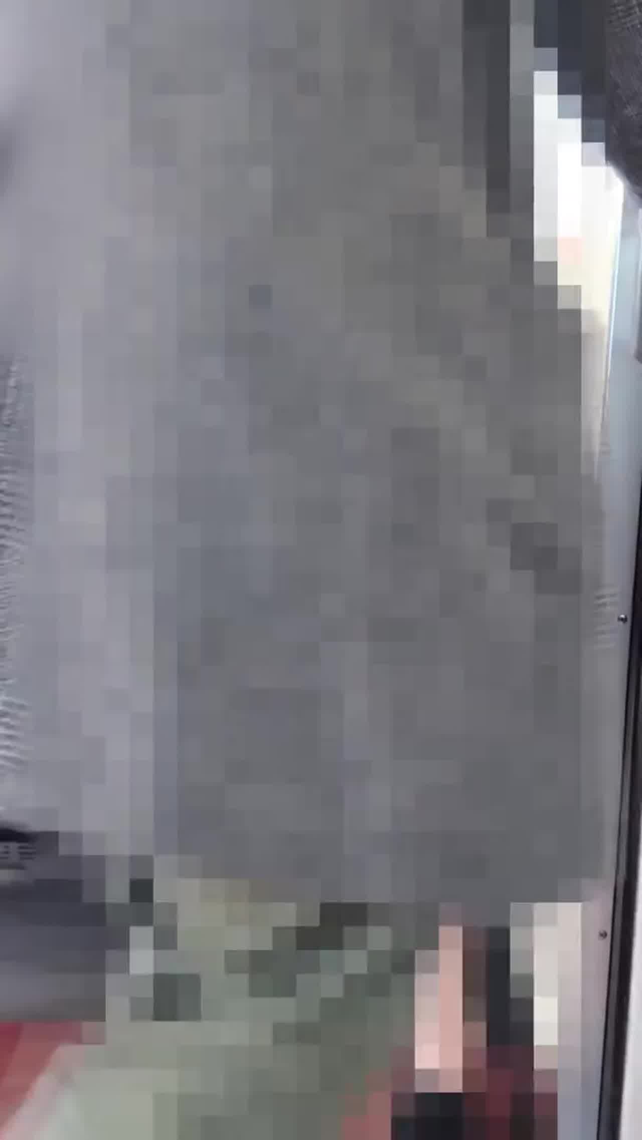  发现电车痴汉偷拍腿还张更开 的剧照10