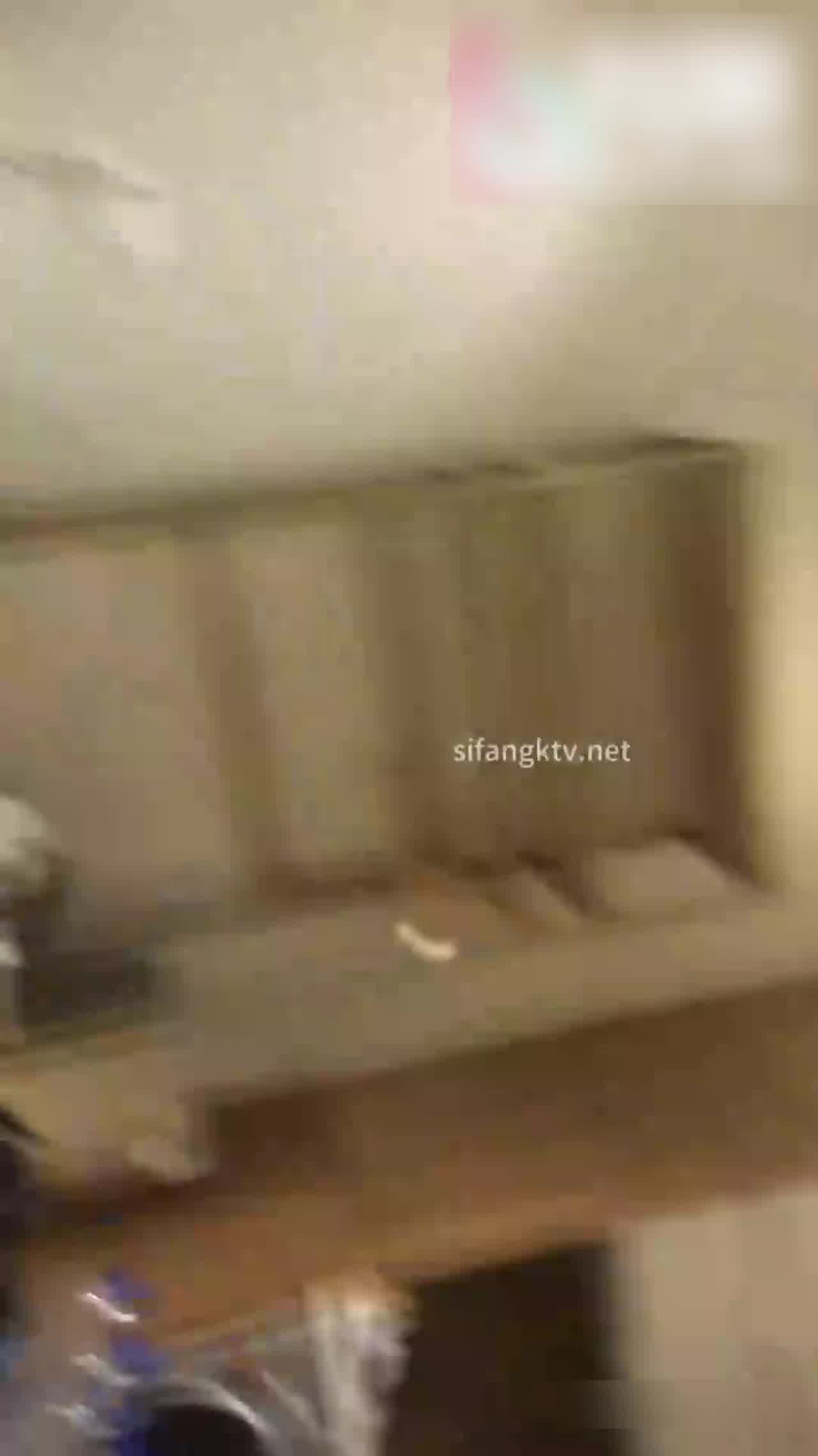  酒店约操华南师大白嫩大奶蜜桃臀极品学妹 的剧照8