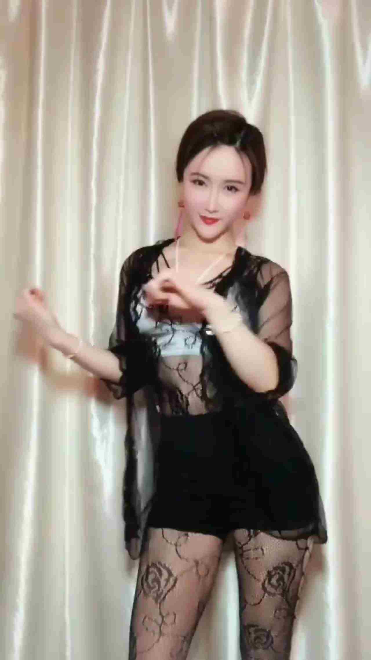  热舞热舞 的剧照2