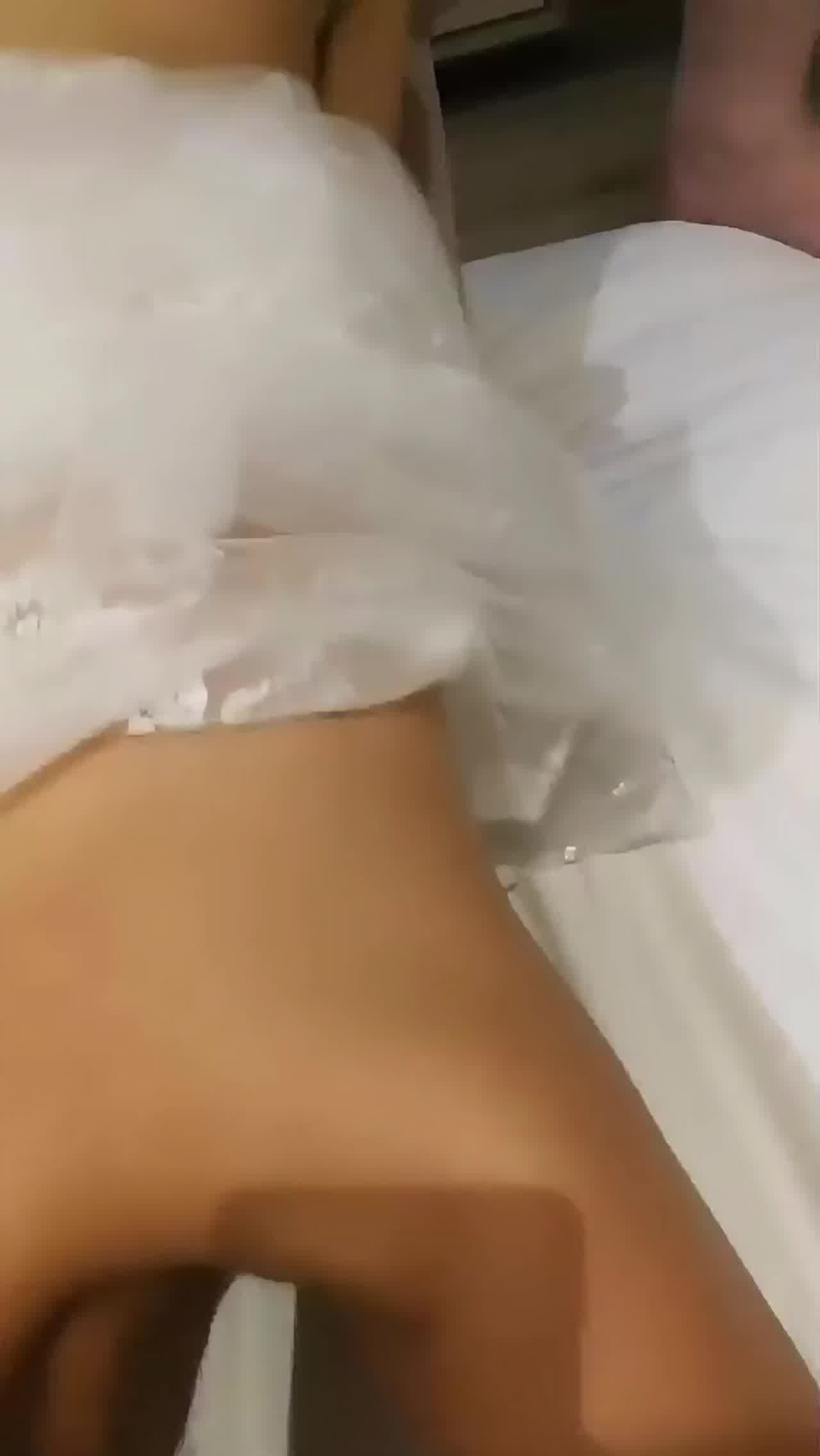  新娘婚礼当天被前男友啪啪 的剧照9