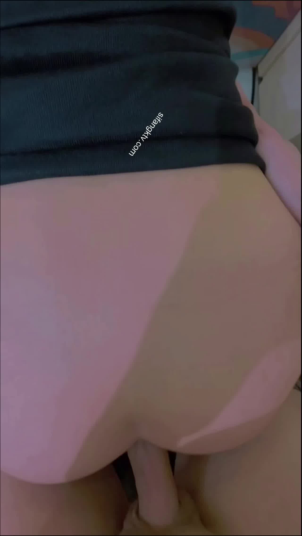  Kingmaster 在百货公司的厕所打炮真刺激 的剧照10