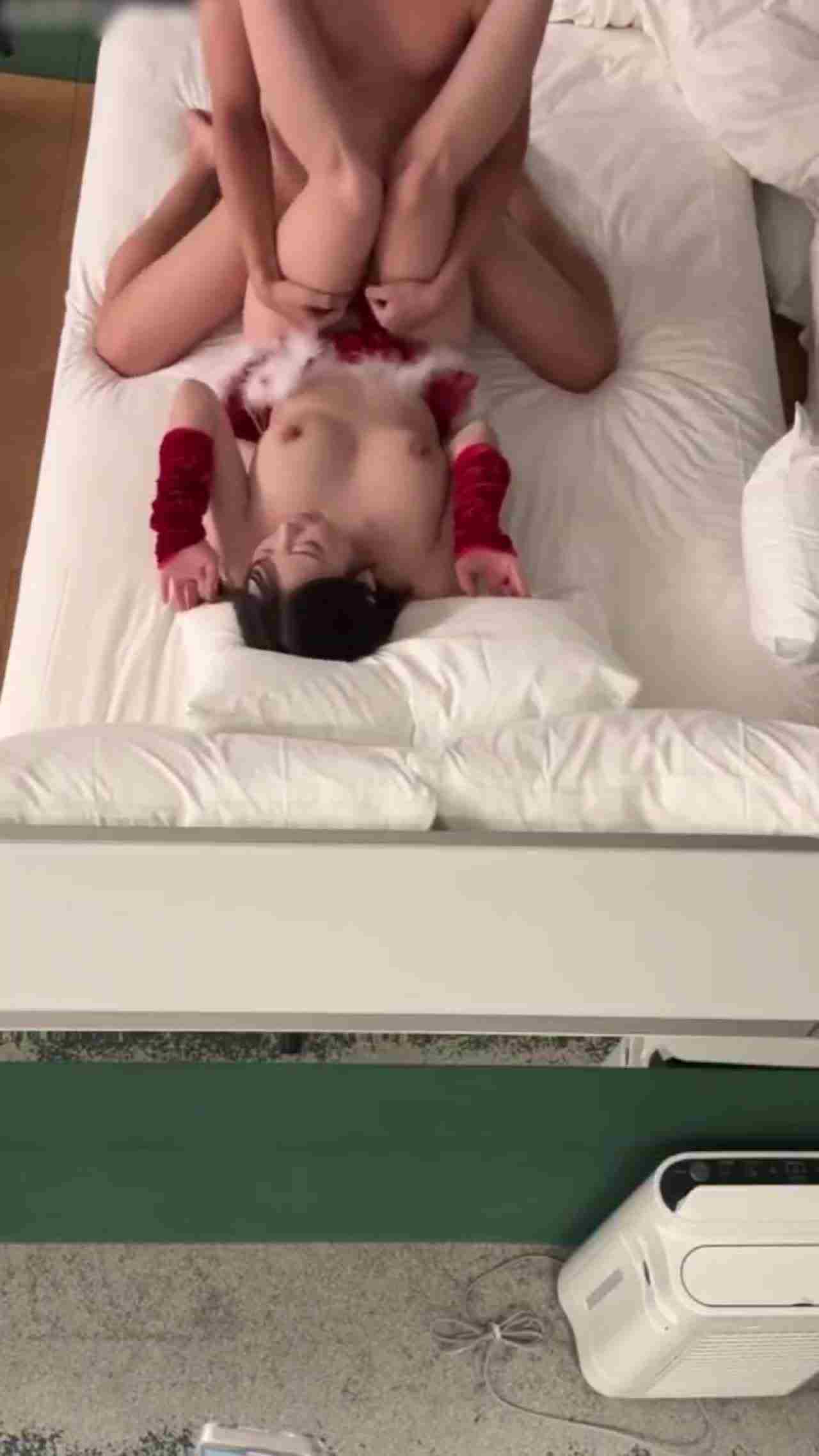  偷拍楼下大奶正妹约炮之旅 的剧照10