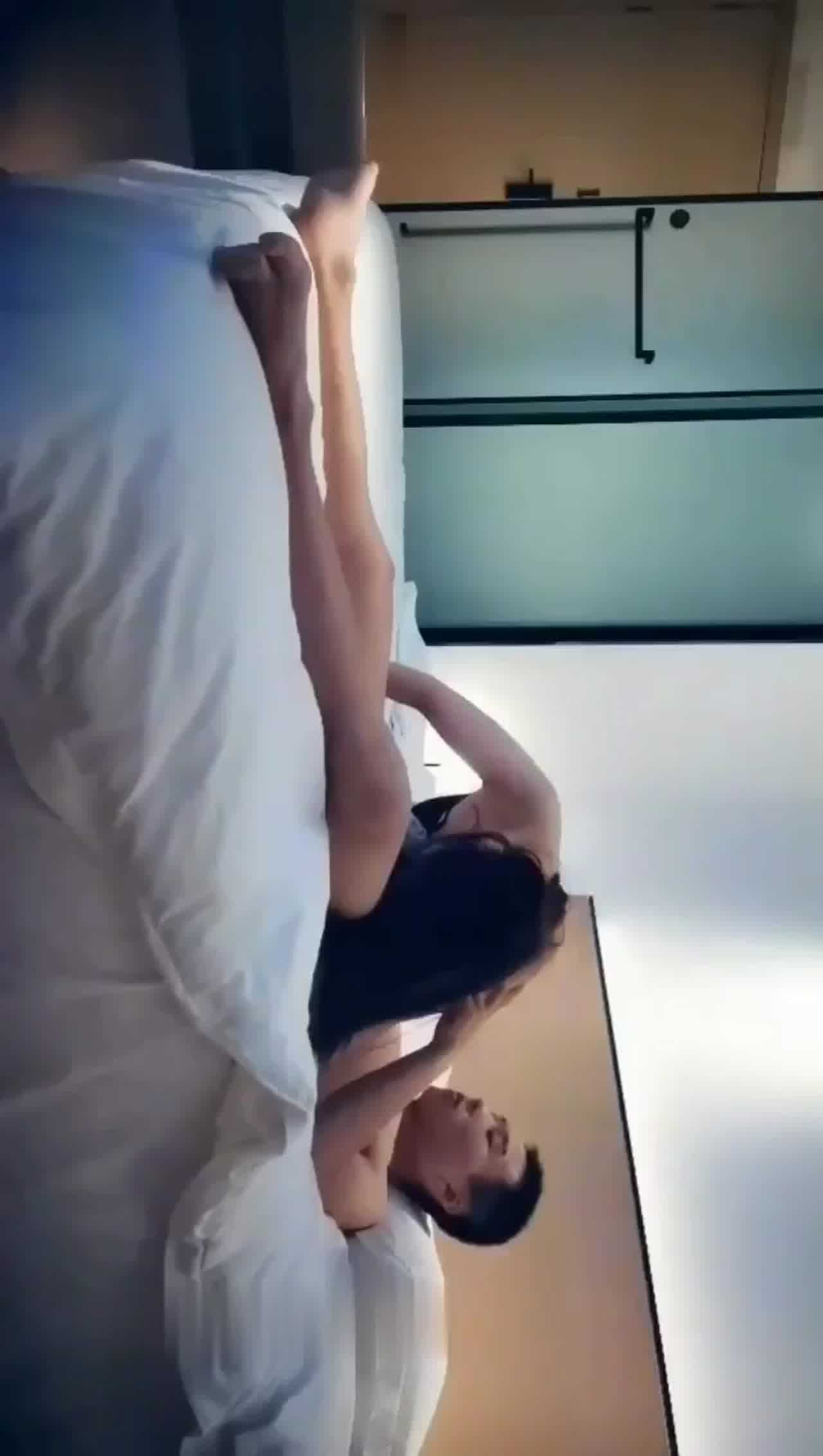  乖巧小姐姐，身材太好了，奶大3 的剧照8