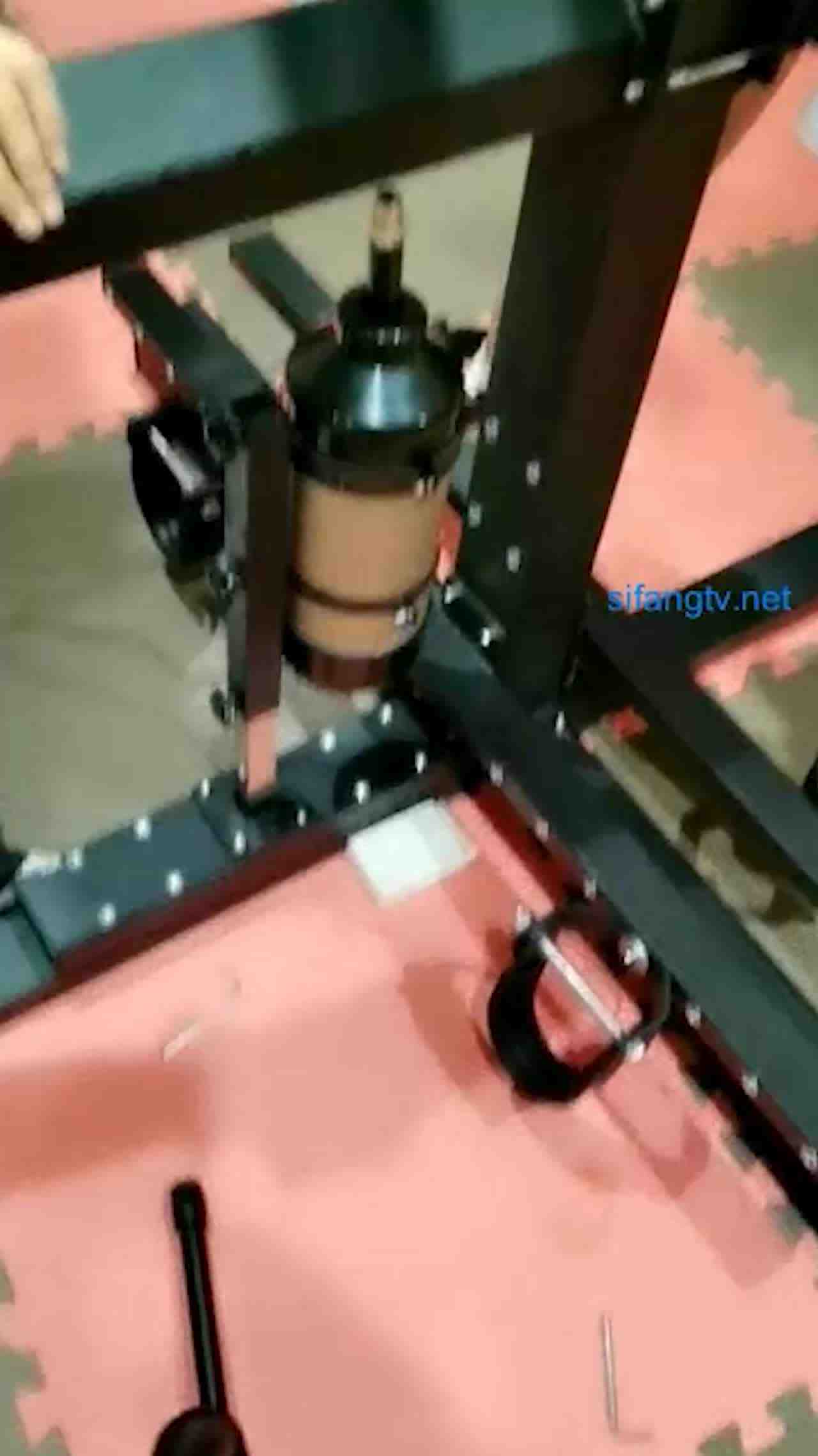  这个女孩的，太刺激了爱玩重口BDSM 的剧照5