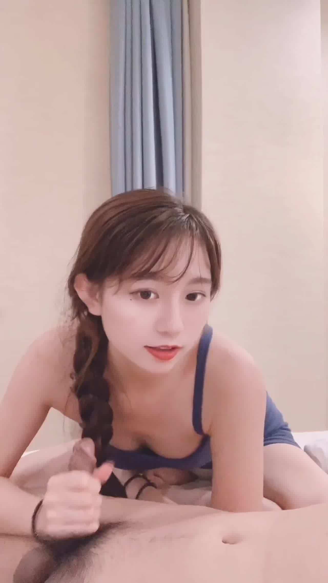  身材较好的美鲍女主，如果安排一场群p大战更刺激 的剧照4