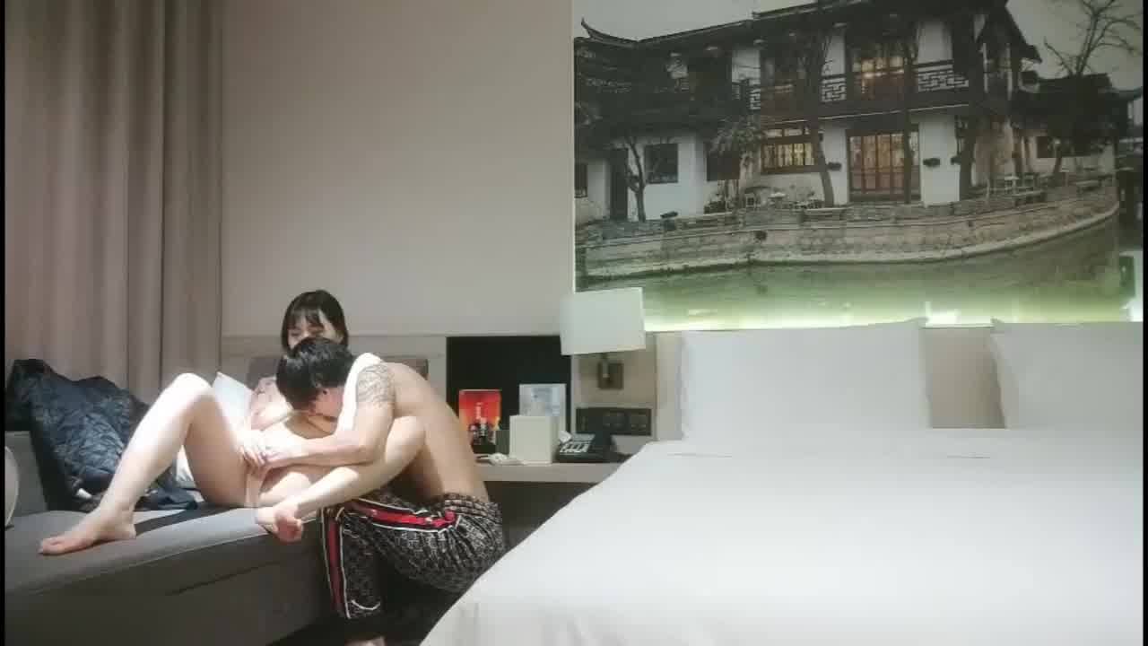  “爽~幼师妹妹”，00后肤白貌美俏佳人，特写鲍鱼，淫水汪汪极其诱人，打桩机狂干不停 的剧照9