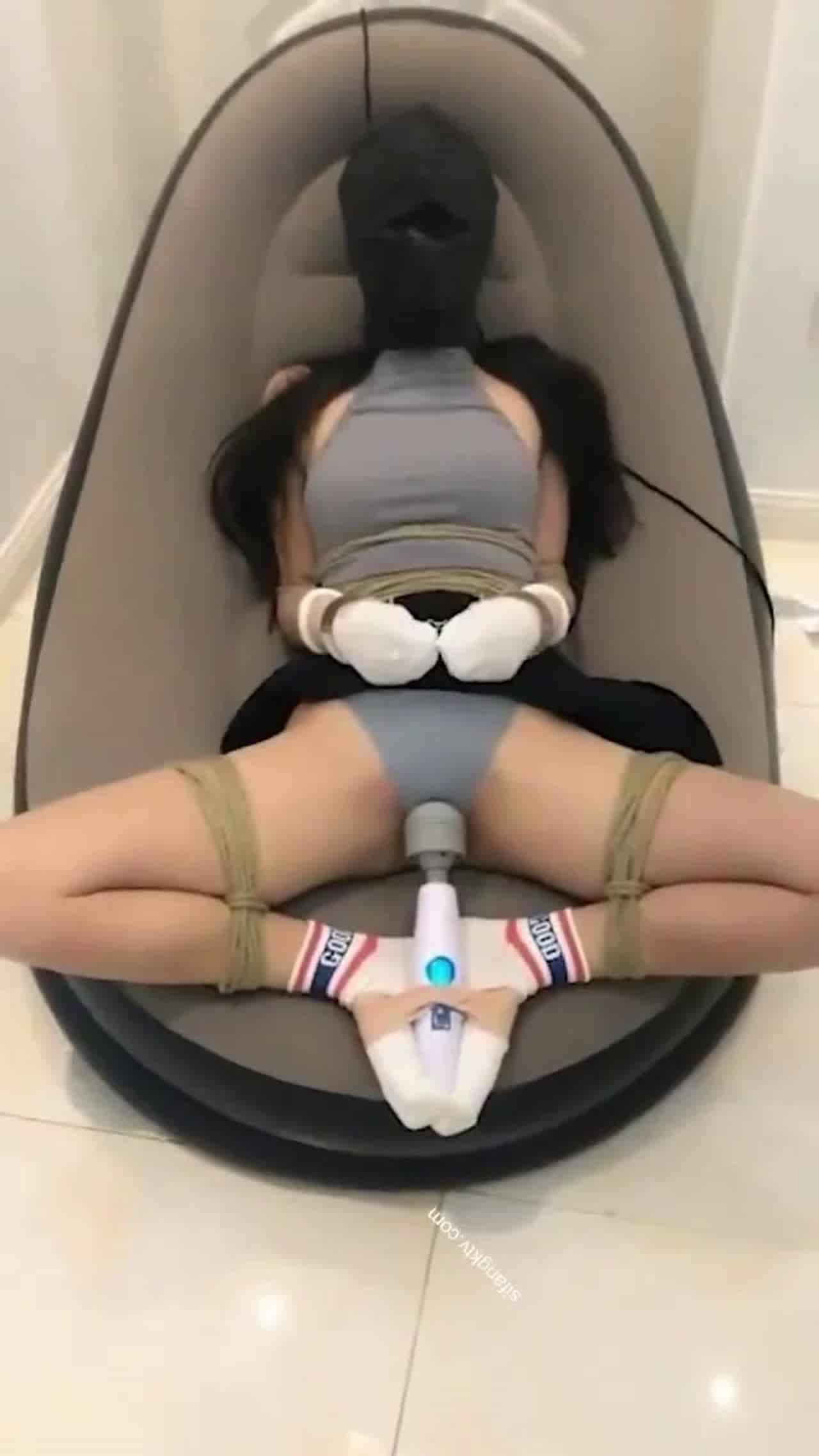  sm放置按摩棒犀利淫叫 的剧照3