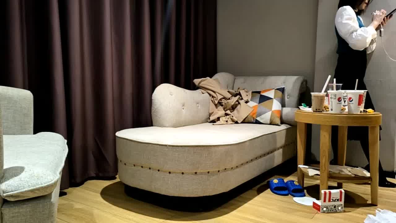  【泡良佳作】良家少妇，美腿高跟鞋太诱惑了，暴力无套打桩，被操喷了，连冲两炮，被操嗷嗷乱叫。 的剧照9