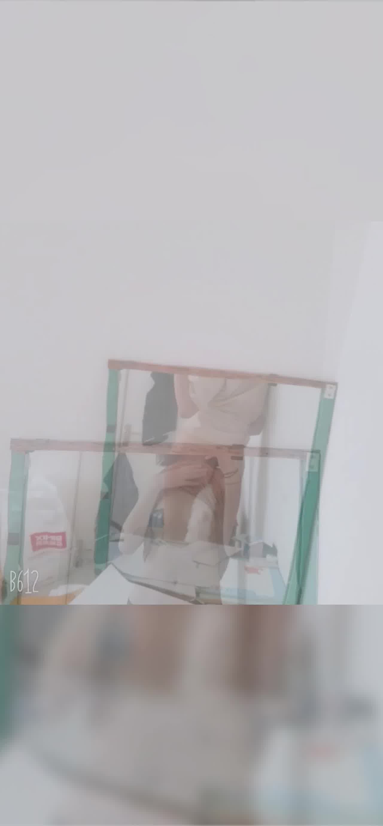  非要让我发自己的骚媳妇才能通过 的剧照3