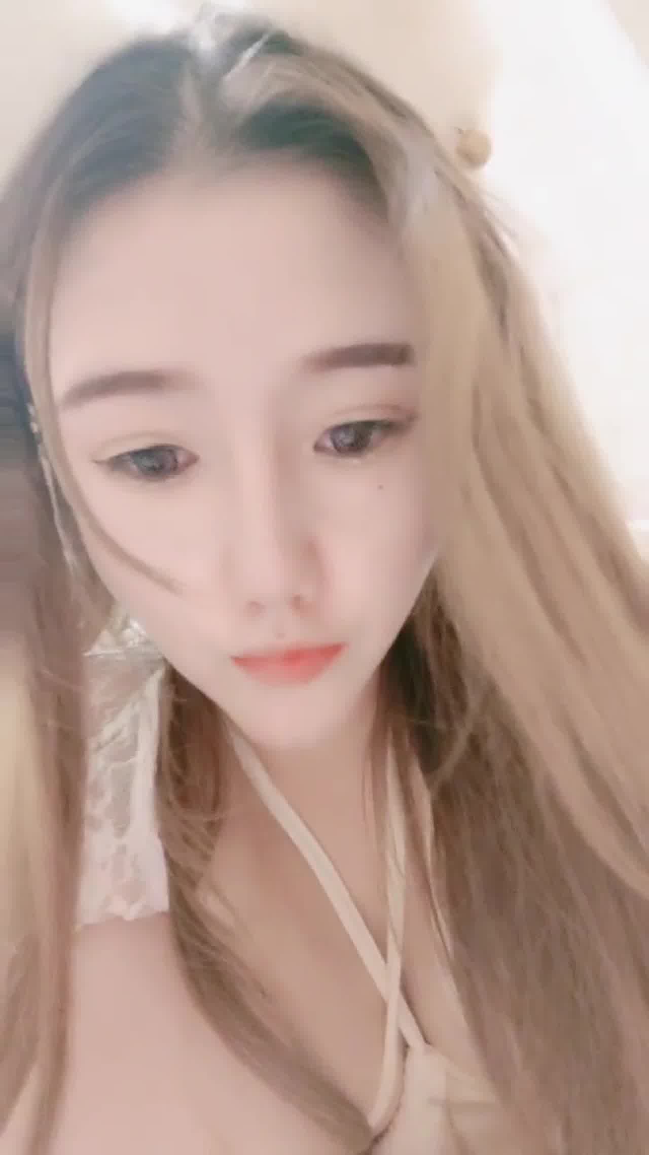  想不想看新鲜可口的嫩鲍 的剧照4