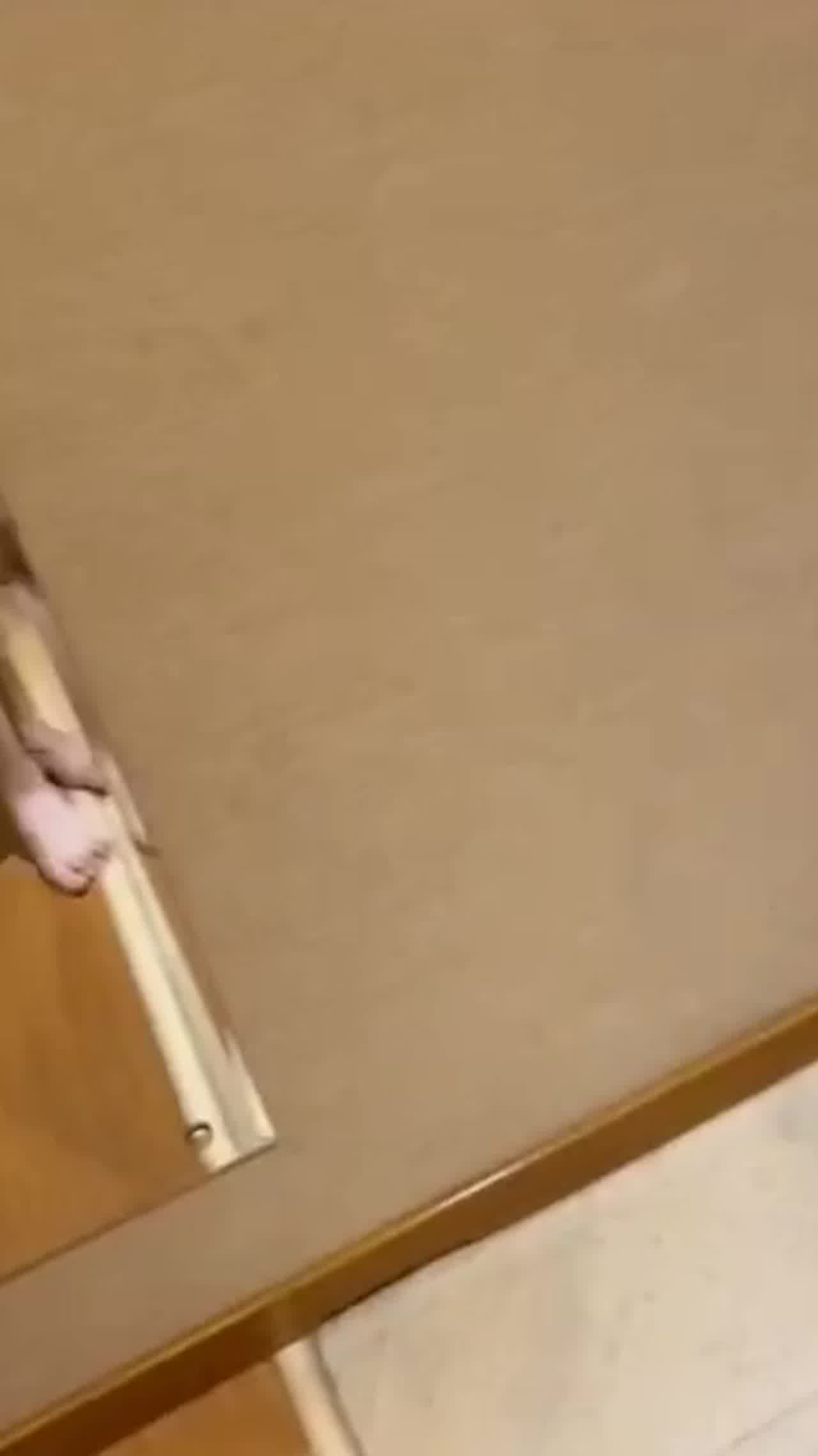  露脸小情侣对着镜子后入啪啪，女生特别骚！ 的剧照8