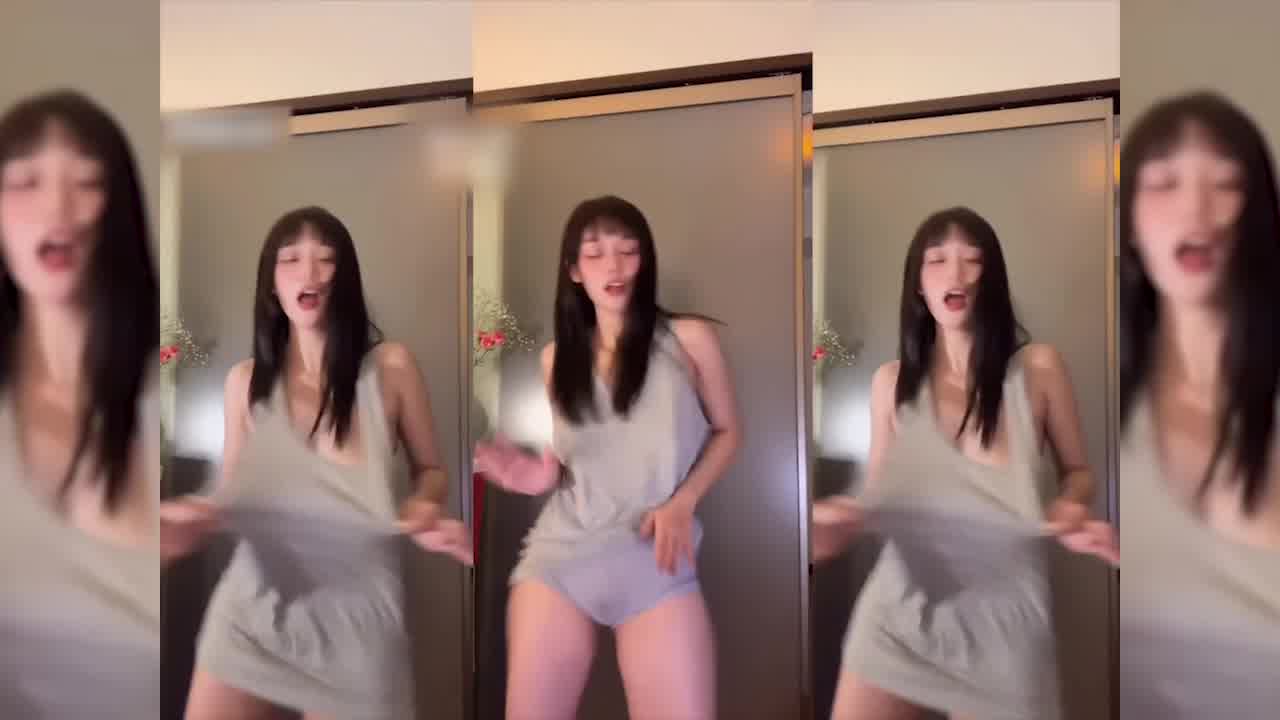  爽的艳舞最爱这种大腿肉感好的小姐姐 的剧照5